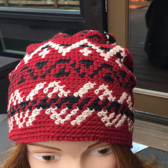 Hand Crocheted Slouchy Hat/Toque - Picture 4 of 6